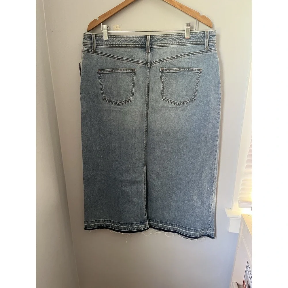 Talbots Women's Drop Hem Denim Midi Skirt Light Blue‎ Wash Size 16 NWT